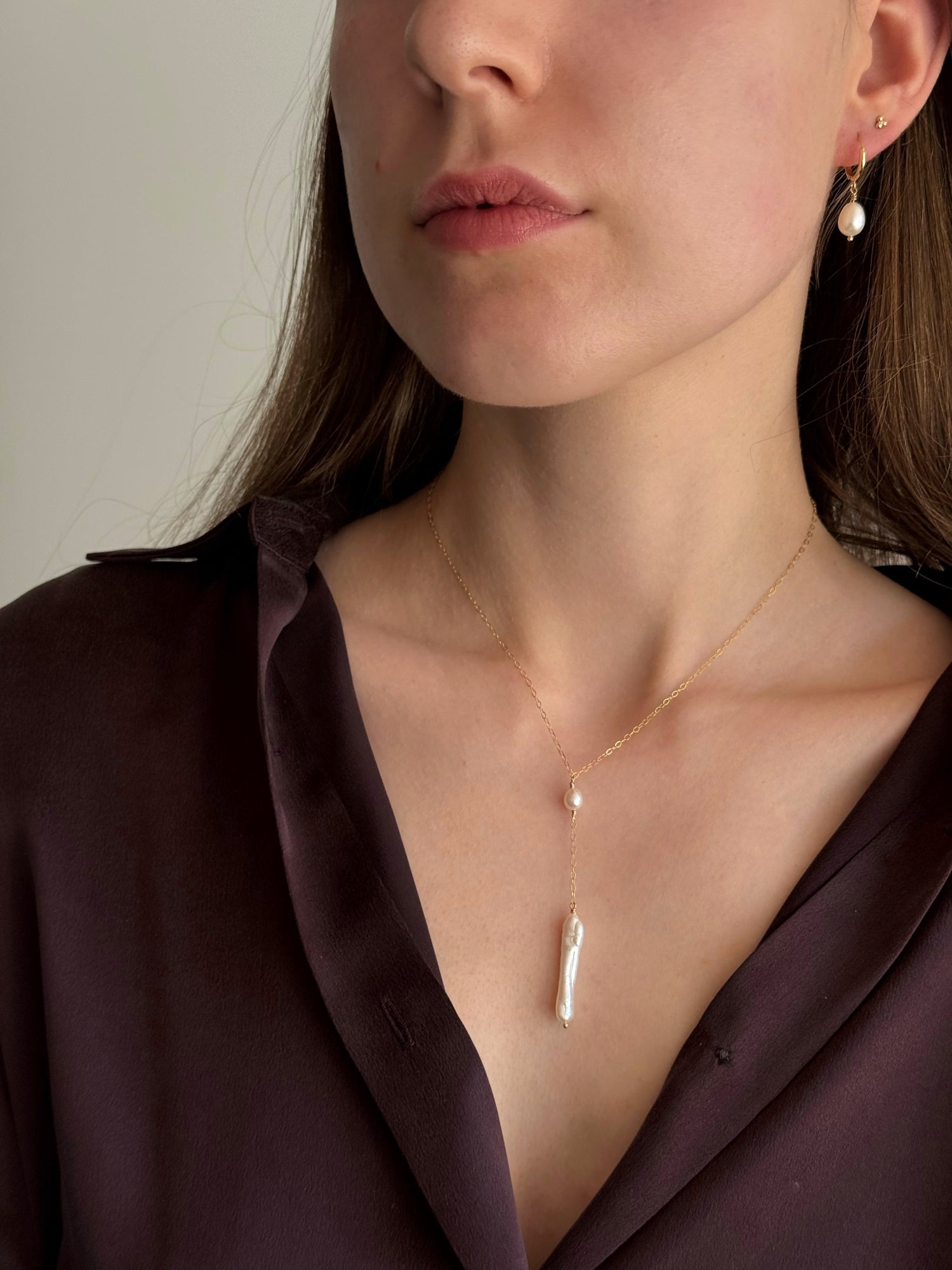 Freshwater pearl hoop earrings with high-lustre finis